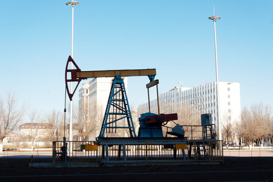 Individual balancer mechanical drive rod pump, oil production, oil field