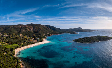 Fototapeta na wymiar view of the beautiful wihtie sand beach and turquoise waters at Turredda Beach in Sardinia