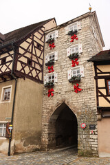 Romantisches Berching; Mittleres Tor im Advent (Stadtseite)