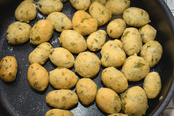 Traditional Neapolitan Zeppoline Crumpets With Seaweed © Giuseppe