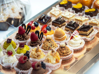 Cakes in the store window .