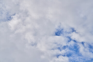 Obraz premium Beatiful blue sky with clouds on a sunny day