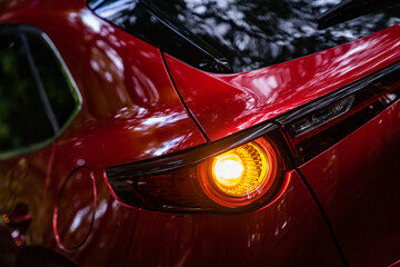 ブレーキランプ 赤 車 日本車 ドライブ