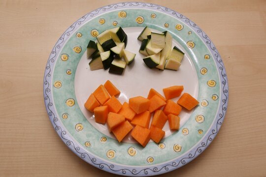 Zucchini und Kürbis Gemüse geschnitten