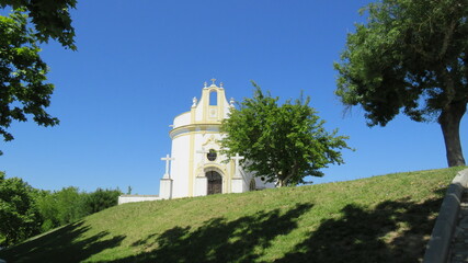 Fototapeta na wymiar Santuário na entrada da cidade fortificada de Elvas, Portugal