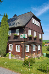 Taubenheim in der Oberlausitz im Frühjahr, das Sonnenuhrendorf	