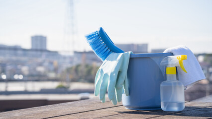 掃除道具と町並み