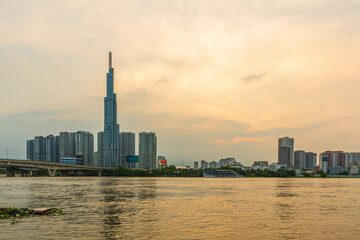Obraz premium Beautiful Sunset at Landmarks 81 Ho Chi Minh City, the tallest building in Vietnam