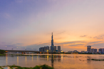 Obraz premium Beautiful Sunset at Landmarks 81 Ho Chi Minh City, the tallest building in Vietnam