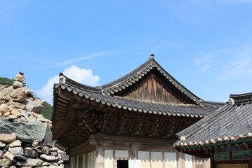 An old hanok with a lot of history. tiled roof.