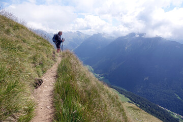 Fototapeta premium Wanderer am Glaitner Hochjoch