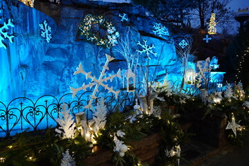 Beautiful Blue and White Christmas decorations outside.
