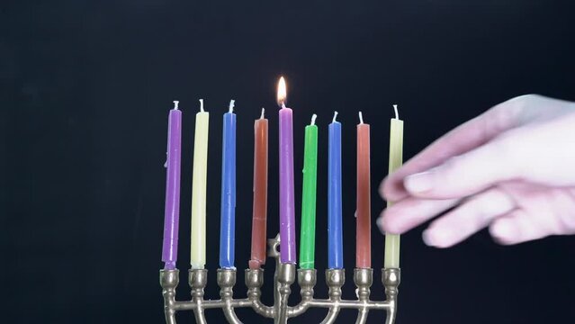 How to light Hanukkah candles. Hanukkah. Jewish holidays (146)