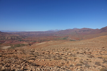 La grande traversée de l’Atlas au Maroc, 18 jours de marche. Randonnée à travers les villages de Tighza, de Telouet et de Tinzazmine 