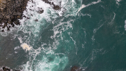 Obraz premium Aerial shot of the pacific ocean at Pichilemu, Chile