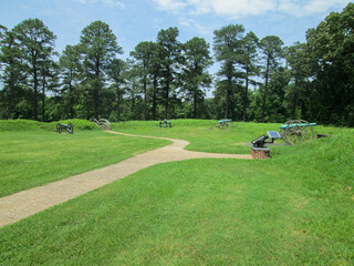 Obraz premium Petersburg National Battlefield is a National Park Service unit preserving sites related to the American Civil War Siege of Petersburg Looking at a Defensive Cannon Gun Position