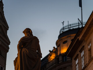 Fototapeta premium Classical marble statue from the back in Budapest
