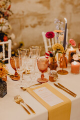 Table de mariage décorée et fleurie