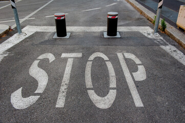 Traffic bollard