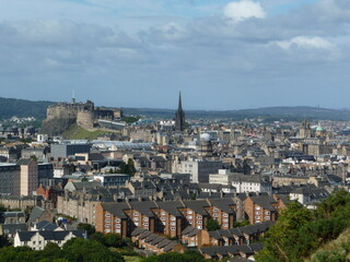 Fototapeta na wymiar View of Edinburgh from the Radical Road in Holyrood Park.