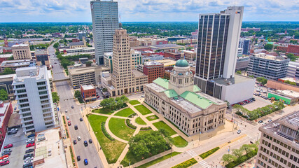 City surrounds stunning Allen County courthouse in Fort Wayne, Indiana