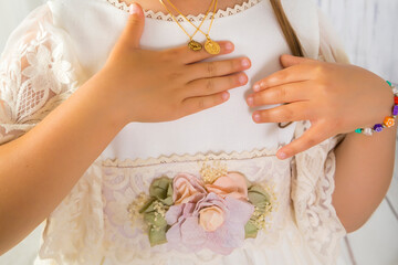 Dress and outfit for holy Communion girl with medal of 