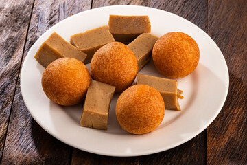 Buñuelo and natilla Colombian cuisine - Christmas tradition