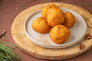 Rabanadas poveiras with egg cream. Christmas season.