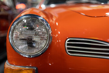 Obraz na płótnie Canvas vintage car headlight