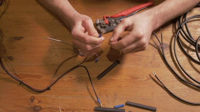 Crimping electrical but connector wiring copper wiring