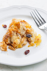dessert called zemlovka made from buns with raisins