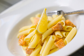 pasta penne with salmon and lemon sauce
