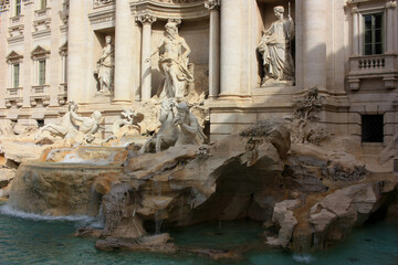 Fototapeta na wymiar Ancient stone Trevi Fountain in Rome