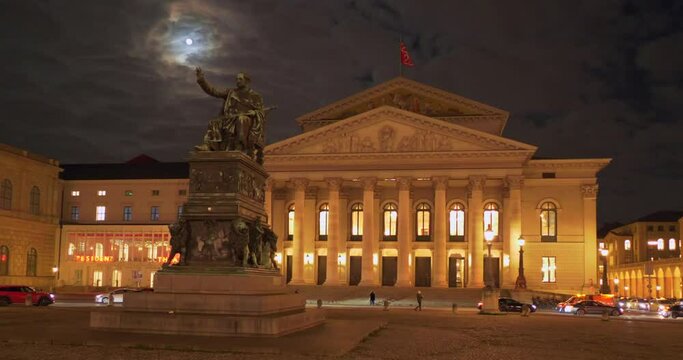 Max-Joseph-Platz mit Bayerische Staatsoper bei Nacht, M&uuml;nchen, Bayern, Deutschland, Europa