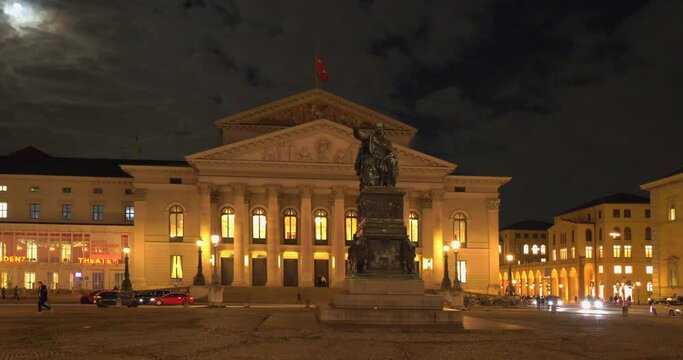 Max-Joseph-Platz mit Bayerische Staatsoper bei Nacht, M&uuml;nchen, Bayern, Deutschland, Europa