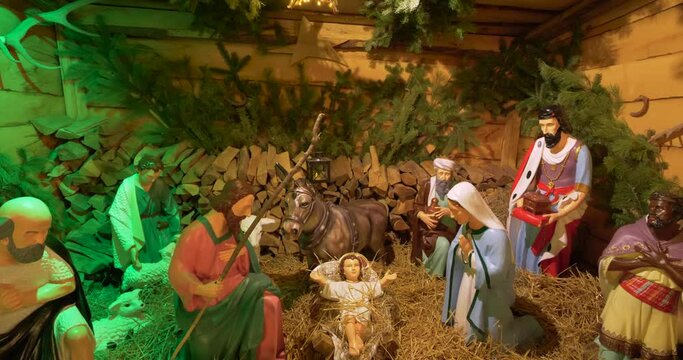 Weihnachtskrippe auf dem Christkindlmarkt am Rindermarkt, M&uuml;nchen, Deutschland, Europa