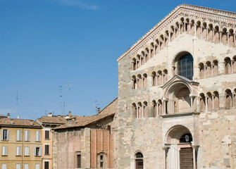 Fototapeta na wymiar cathedral in duomo square, parma, Italy
