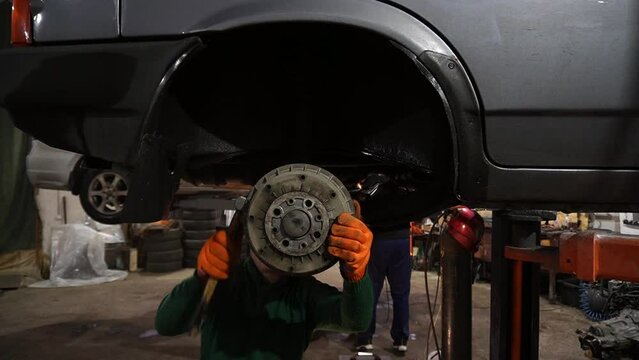 car repair, installation of rear disc brakes instead of drums, welding, locksmith and turning works