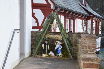Fototapeta na wymiar Weihnachtsdekoration in mittelalterlichem Dorf