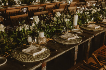 Beautiful wedding table decoration & wedding table setting.