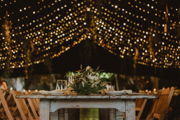 Beautiful wedding table decoration & wedding table setting.