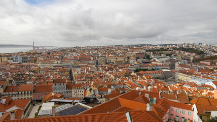 Fototapeta na wymiar Lisbonne vue du château de Saint-Georges