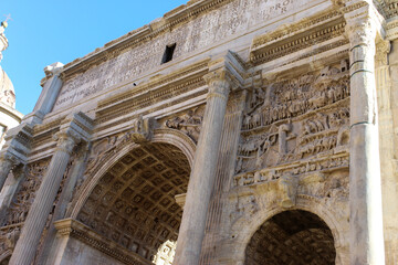 Obraz premium ruins of the roman forum in italy.