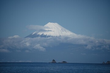 Fototapeta na wymiar mt.fuji in Japan from ocean side.
