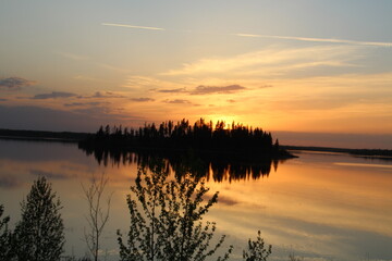 Fototapeta na wymiar sunset on the lake, Elk Island National Park, Alberta