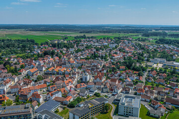 Fototapeta premium Bad Buchau am Federsee in Oberschwaben, Ausblick auf die Stadt in südlicher Richtung