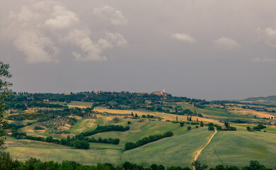 Fototapeta na wymiar the beautiful Tuscany and its magnificent landscape