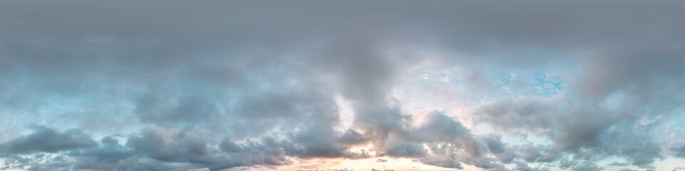 Obraz premium Dark blue sunset sky panorama with pink Cumulus clouds. Seamless hdr 360 panorama in spherical equirectangular format. Full zenith for 3D visualization, sky replacement for aerial drone panoramas.