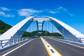 三角西港と大矢野島を結ぶ天草五橋の1号橋（天草橋）と新1号橋（天城橋）