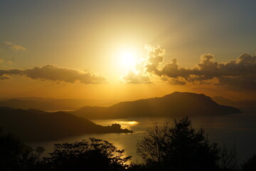 三方五湖　黄金の夕陽